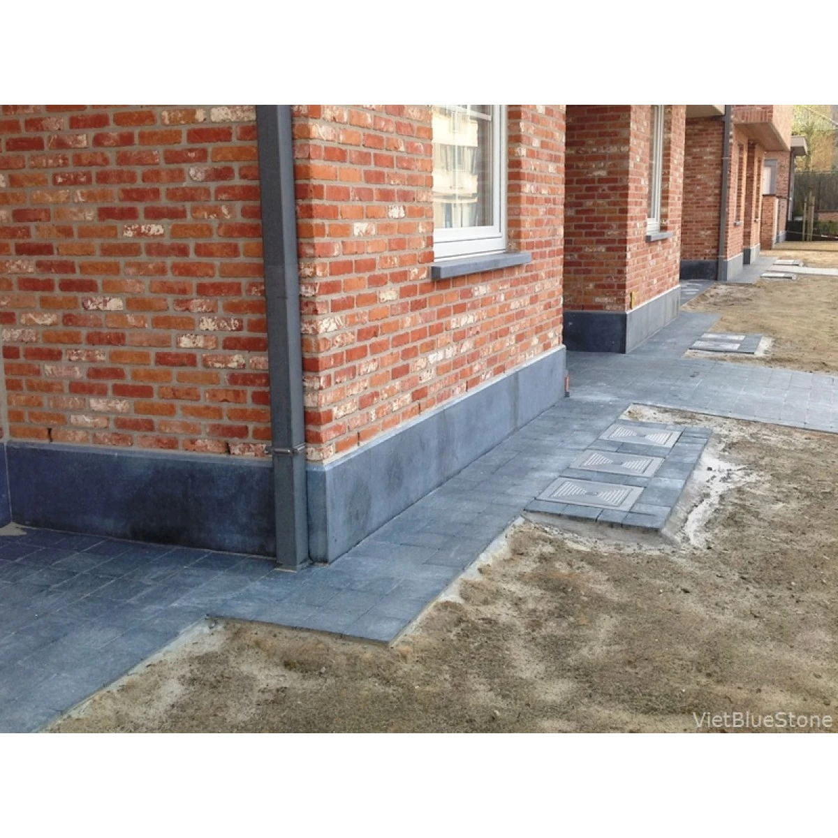 Vietnamese Natuursteen Gevelplint 100 X 60 X 3 Cm - Afbeelding 2